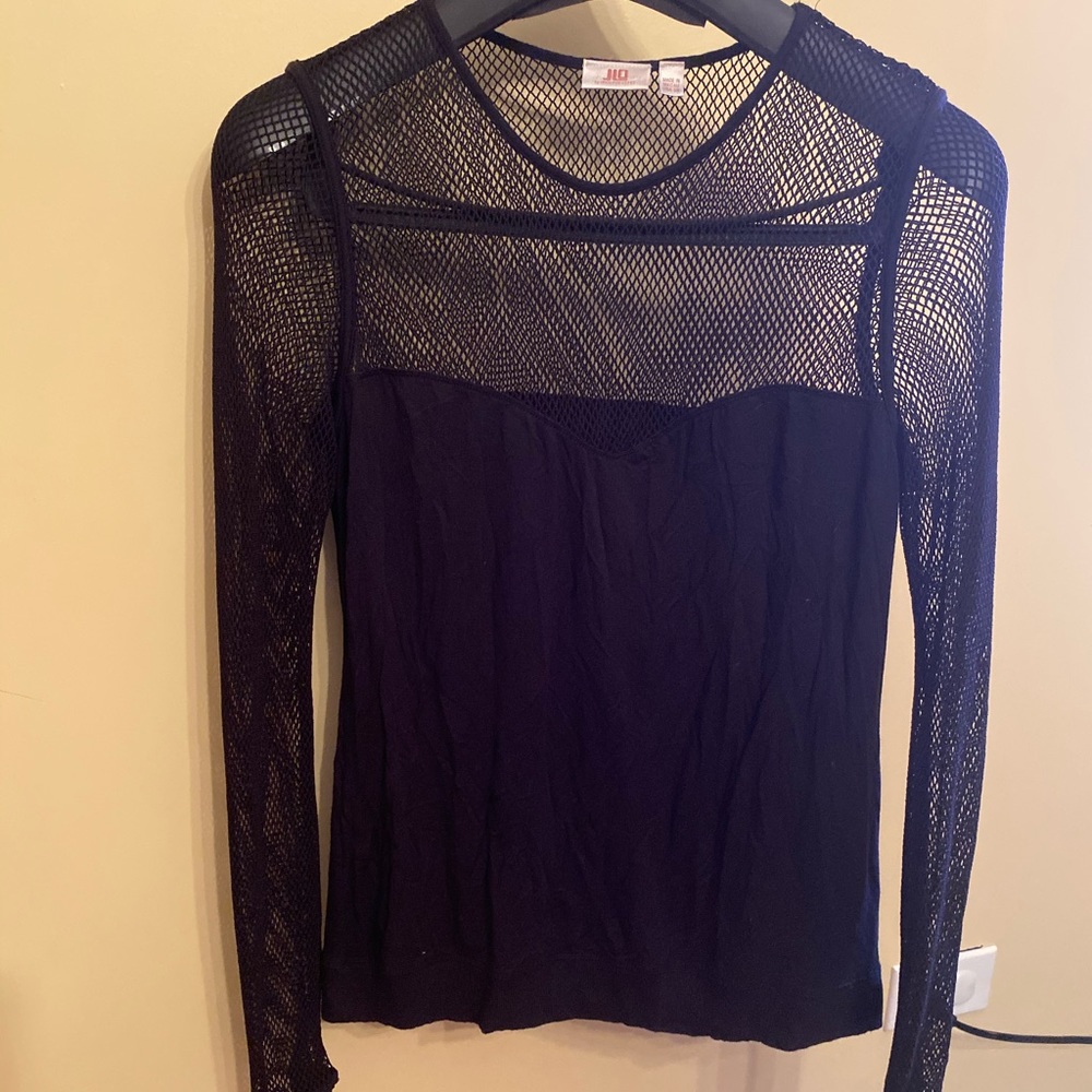 🍷3 for $10🍷 JLo mesh sleeve black top.